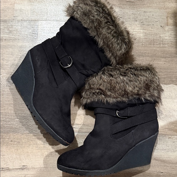 Target Shoes - Stylish Black Faux Fur Wedge Boots 8.5